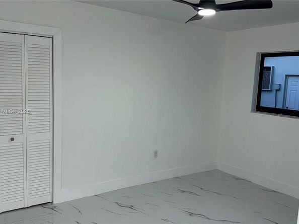 10500 NW 2nd Ct, Plantation FL 33324