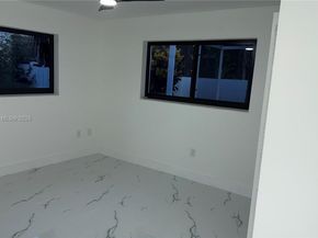 10500 NW 2nd Ct, Plantation FL 33324