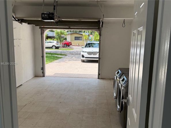 10500 NW 2nd Ct, Plantation FL 33324