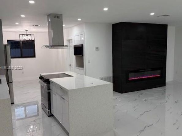 10500 NW 2nd Ct, Plantation FL 33324