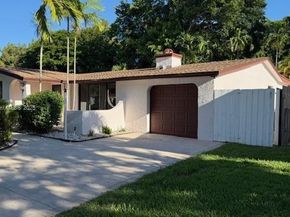 10500 NW 2nd Ct, Plantation FL 33324