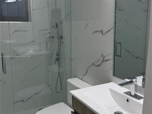 10500 NW 2nd Ct, Plantation FL 33324