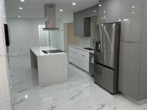 10500 NW 2nd Ct, Plantation FL 33324