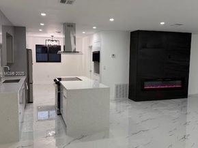 10500 NW 2nd Ct, Plantation FL 33324