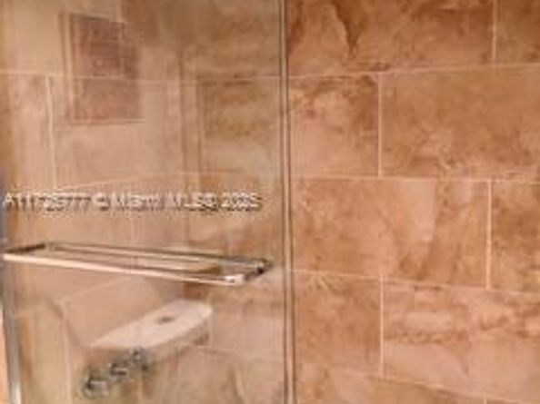 611 S Hollybrook Dr 203, Pembroke Pines FL 33025