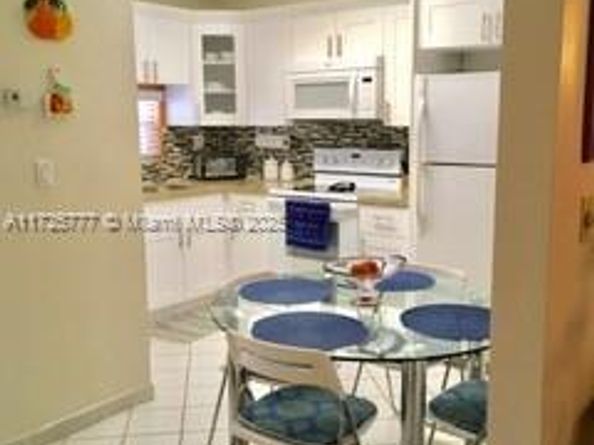 611 S Hollybrook Dr 203, Pembroke Pines FL 33025