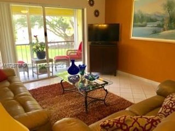 611 S Hollybrook Dr 203, Pembroke Pines FL 33025