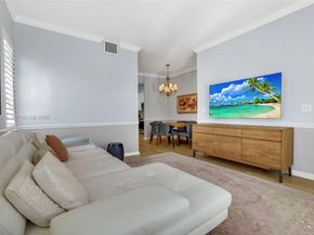 2870 Pine Tree Dr 3, Miami Beach FL 33140