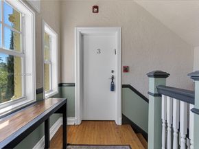 2870 Pine Tree Dr 3, Miami Beach FL 33140