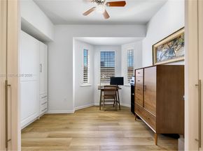 2870 Pine Tree Dr 3, Miami Beach FL 33140