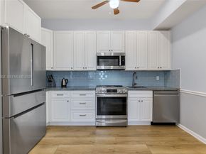 2870 Pine Tree Dr 3, Miami Beach FL 33140
