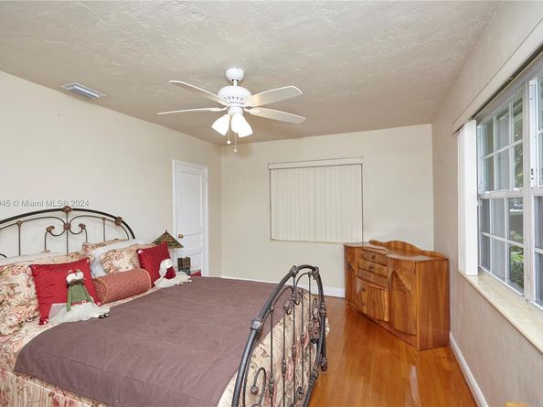 Undisclosed Address #A11636945, Coral Gables FL 33134