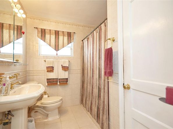 Undisclosed Address #A11636945, Coral Gables FL 33134