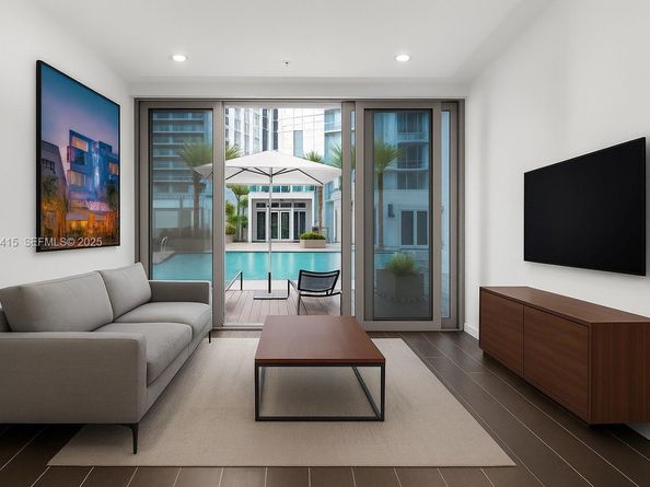 851 NE 1st Ave Cabana 15, Miami FL 33132