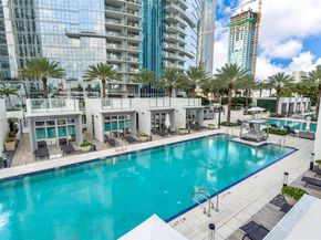 851 NE 1st Ave Cabana 15, Miami FL 33132