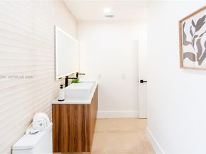 7951 SW 30th St, Davie FL 33328