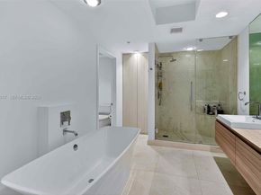 17111 Biscayne Blvd 706, North Miami Beach FL 33160