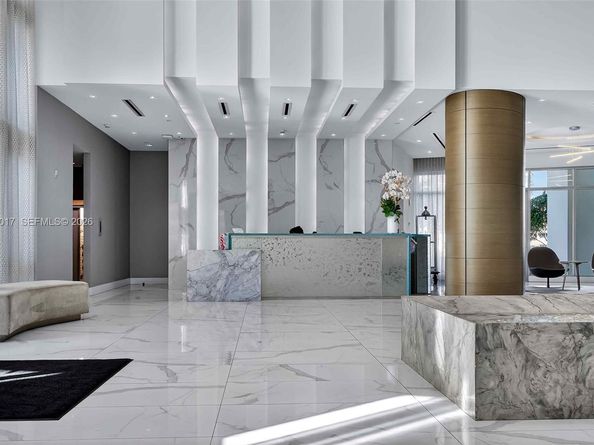 17111 Biscayne Blvd 706, North Miami Beach FL 33160