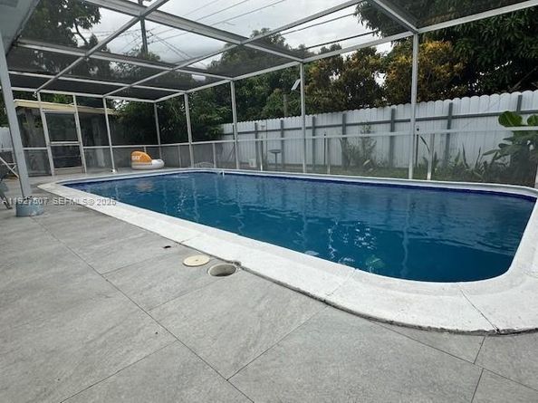 6757 Arbor Dr, Miramar FL 33023