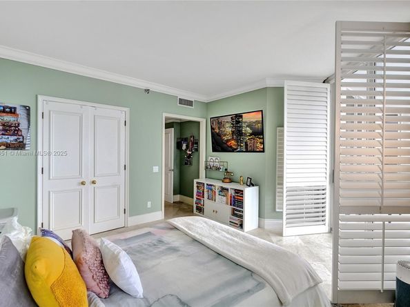 21150 Point Pl 1804, Aventura FL 33180