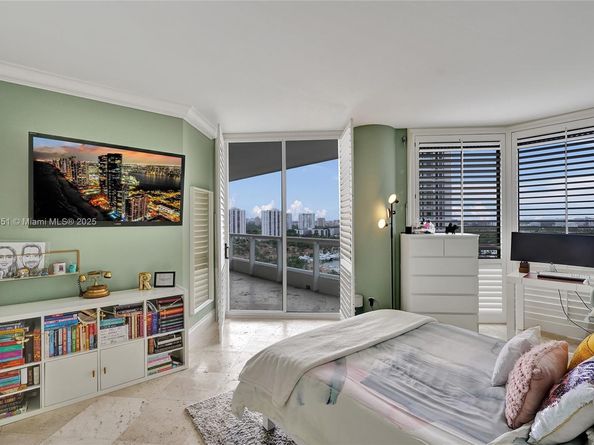 21150 Point Pl 1804, Aventura FL 33180