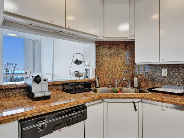 21150 Point Pl 1804, Aventura FL 33180