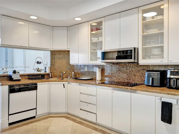 21150 Point Pl 1804, Aventura FL 33180