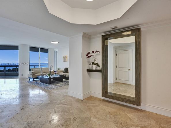 21150 Point Pl 1804, Aventura FL 33180