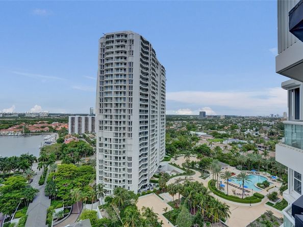 21150 Point Pl 1804, Aventura FL 33180