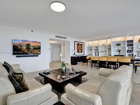 21150 Point Pl 1804, Aventura FL 33180