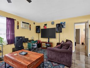 6861 SW 1st Ct, Pembroke Pines FL 33023