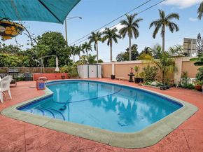 6861 SW 1st Ct, Pembroke Pines FL 33023