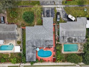 6861 SW 1st Ct, Pembroke Pines FL 33023