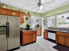 6861 SW 1st Ct, Pembroke Pines FL 33023