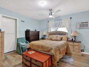 6861 SW 1st Ct, Pembroke Pines FL 33023