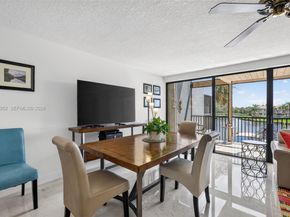 1100 SE 5th Ct 24, Pompano Beach FL 33060