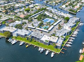 1100 SE 5th Ct 24, Pompano Beach FL 33060
