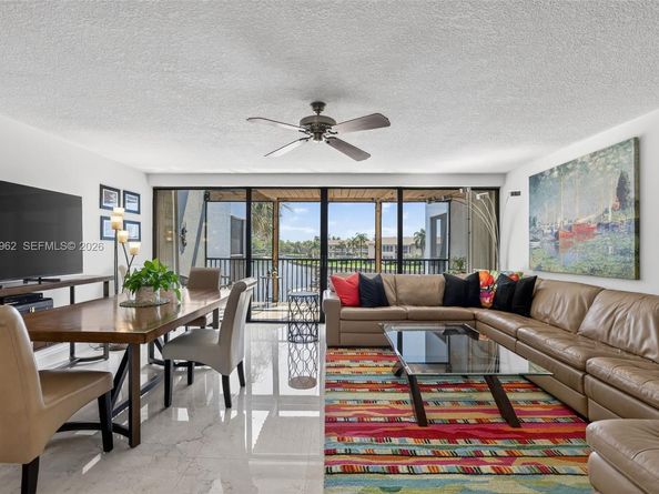 1100 SE 5th Ct 24, Pompano Beach FL 33060