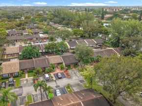 10340 Laurel Ct, Pembroke Pines FL 33026