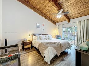 10340 Laurel Ct, Pembroke Pines FL 33026