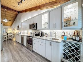 10340 Laurel Ct, Pembroke Pines FL 33026