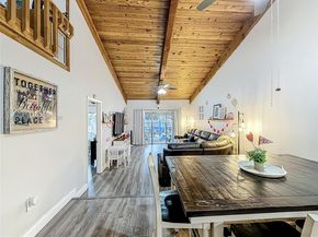 10340 Laurel Ct, Pembroke Pines FL 33026