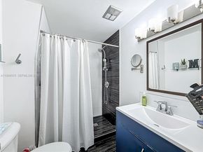 10340 Laurel Ct, Pembroke Pines FL 33026