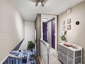 1530 W Golfview Dr, Pembroke Pines FL 33026