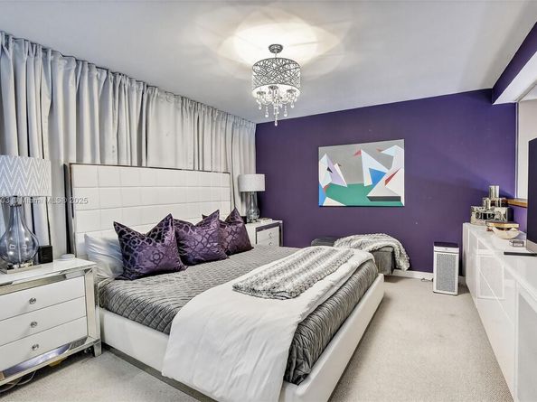 1530 W Golfview Dr, Pembroke Pines FL 33026