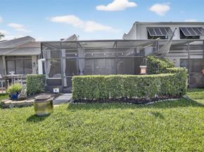 1530 W Golfview Dr, Pembroke Pines FL 33026