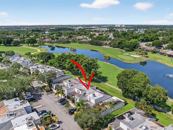 1530 W Golfview Dr, Pembroke Pines FL 33026