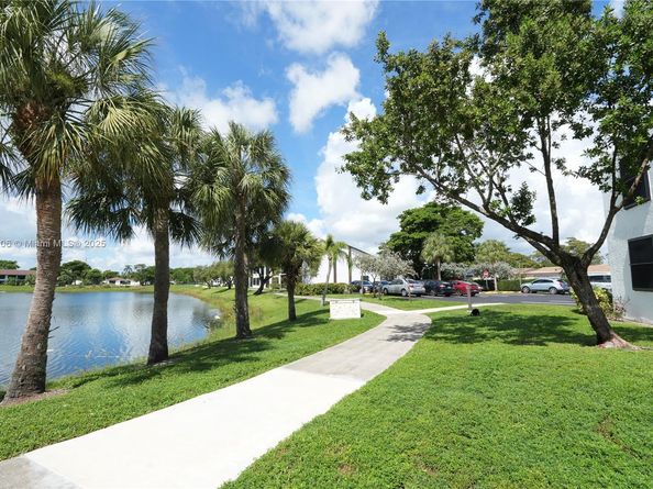 216 Lake Pointe Dr 128, Oakland Park FL 33309
