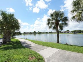 216 Lake Pointe Dr 128, Oakland Park FL 33309