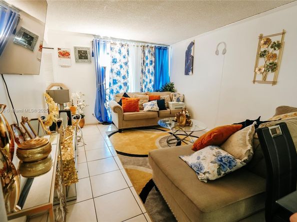216 Lake Pointe Dr 128, Oakland Park FL 33309